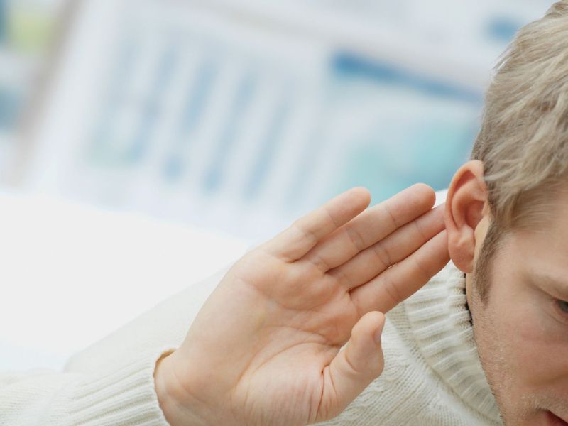 Điếc đột ngột làm giảm đáng kể khả năng nghe